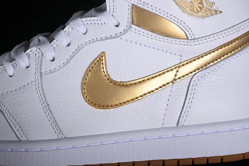 All categories Air Jordan Jordan series basketball shoes Air Jordan 1 High Air Jordan 1 High OG "Metallic Gold" AJ1 Joe 1 luxury platinum high-top basketball shoes FD2596-107